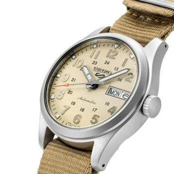 Seiko 5 Sports SRPJ83K1