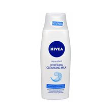 Nivea - Refreshing Cleansing Milk for Normal to Combination Skin 200 ml Aqua Effect - 200ml