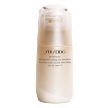 Shiseido - Benefiance Wrinkle Smoothing Day SPF 20 - Protective emulsion against skin aging - 75ml