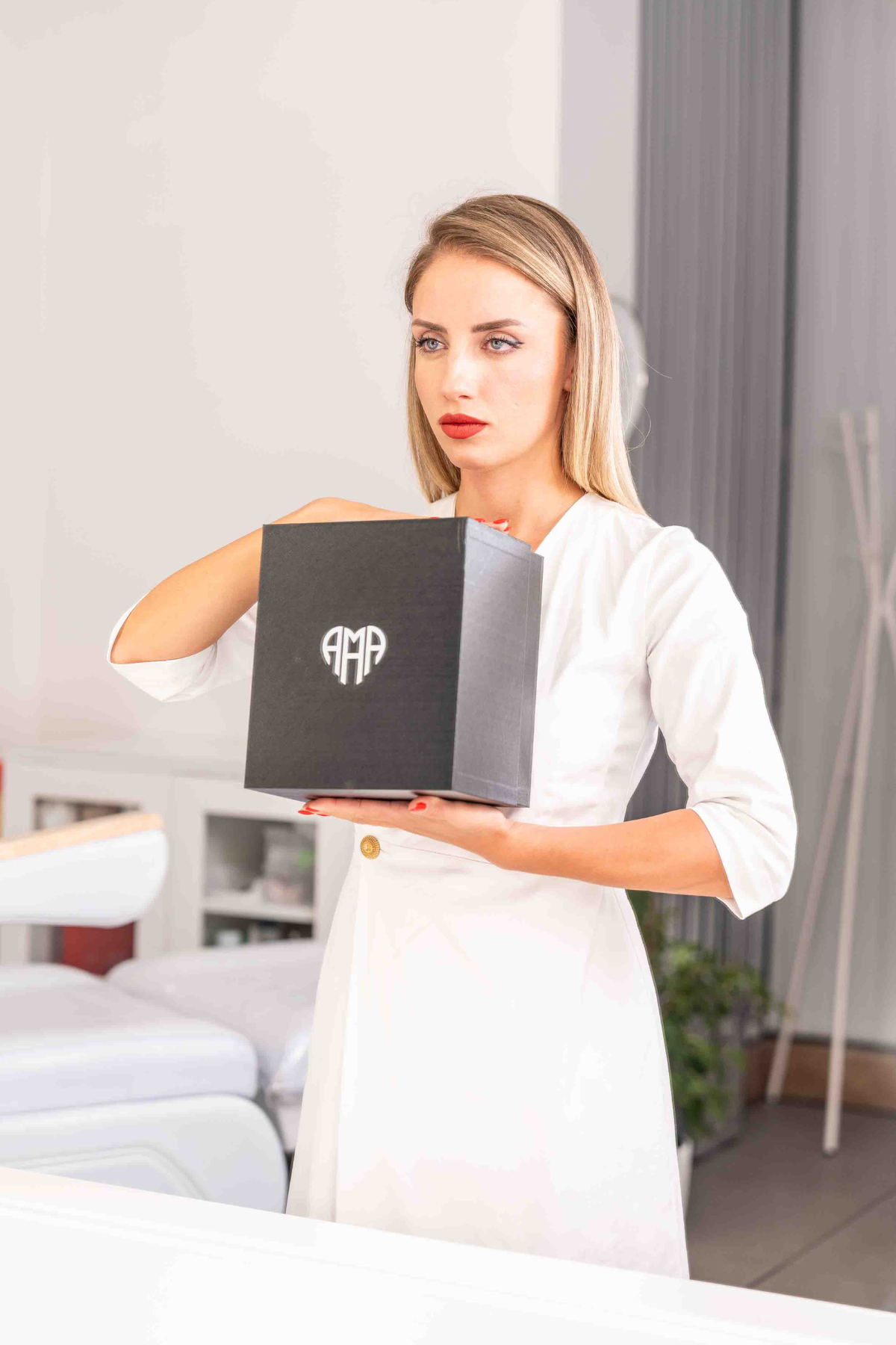 4D LED маска за лице с фотонна терапия - 82 LED диода x 4 типа светлина - Feel You