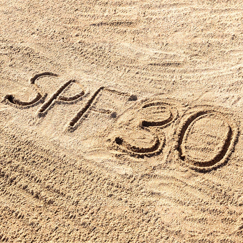 Слънцезащитен крем за лице SPF 30 с хиалуронова киселина против стареене - 30 мл