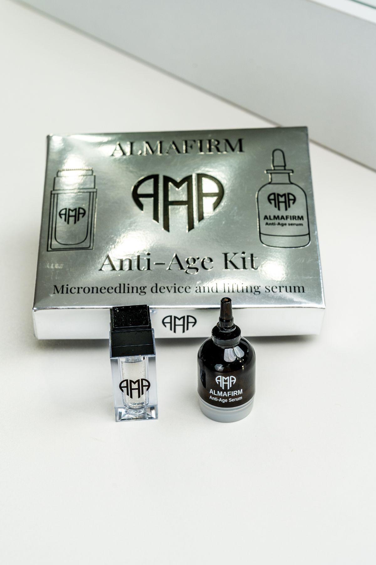 Анти-ейдж микронийдлинг комплект (Anti-Age Microneedling Kit) - Feel You