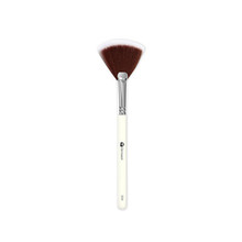 Dermacol - A synthetic cosmetic brush made of synthetic fibers D59 - Feel You