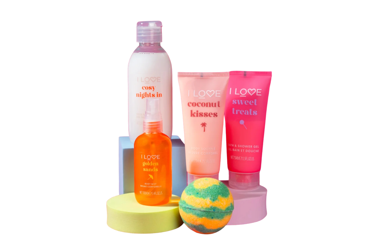 All Of You Set I Love: Coconut Kisses, Hydrating, Body Lotion, 75 ml + Pina Colada , Bath Bomb, 120 g + Golden Sands, Refreshing, Body Spray, 100 ml + Sweet Treats, Hydrating, Shower Gel, For All Skin Types, 75 ml + Cosy Night's, Hydrating, Shower Gel,... - Feel You